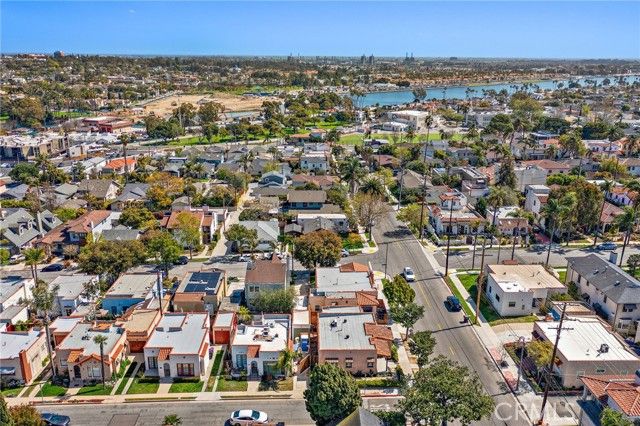 377 Roycroft Avenue, Long Beach, CA 90814