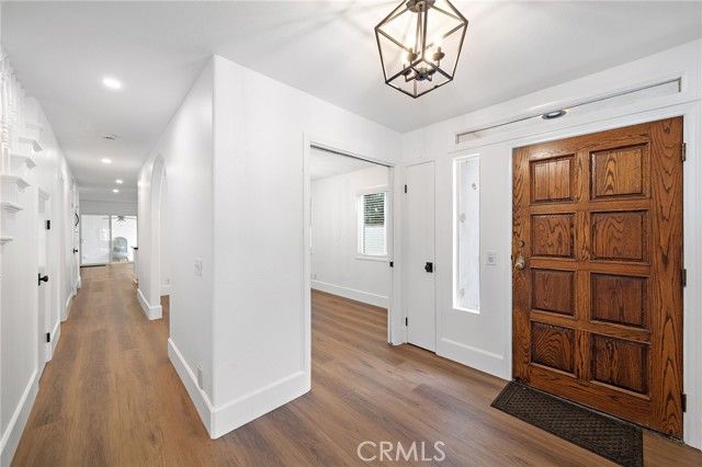 377 Roycroft Avenue, Long Beach, CA 90814