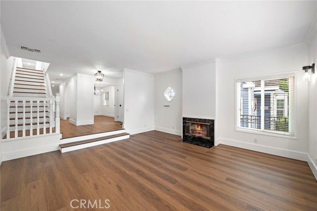 377 Roycroft Avenue, Long Beach, CA 90814