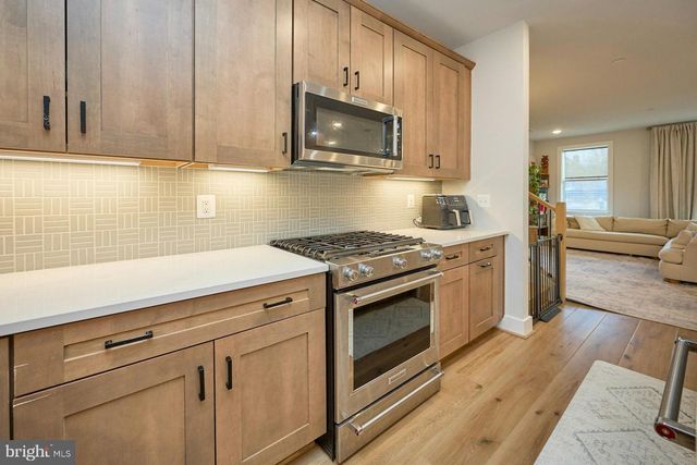 4937 EISENHOWER AVE, Alexandria, VA 22304