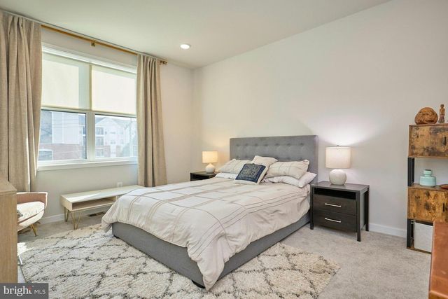 4937 EISENHOWER AVE, Alexandria, VA 22304