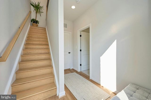 4937 EISENHOWER AVE, Alexandria, VA 22304