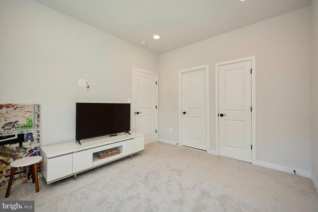 4937 EISENHOWER AVE, Alexandria, VA 22304