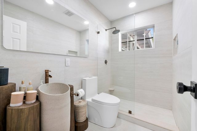 101 SE 13th Street, Deerfield Beach, FL 33441