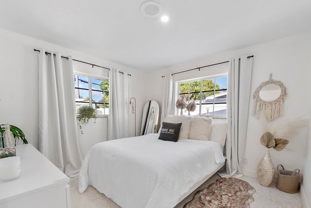 101 SE 13th Street, Deerfield Beach, FL 33441