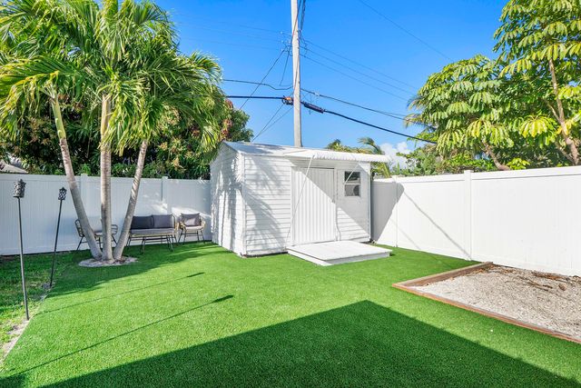 101 SE 13th Street, Deerfield Beach, FL 33441