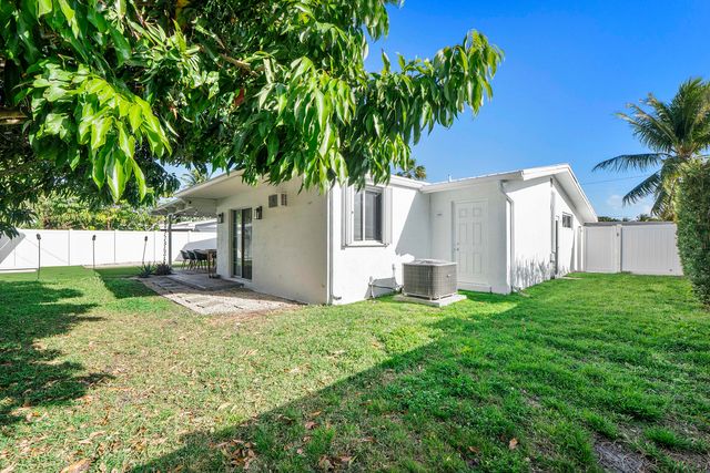 101 SE 13th Street, Deerfield Beach, FL 33441