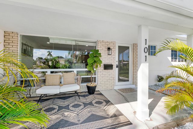 101 SE 13th Street, Deerfield Beach, FL 33441