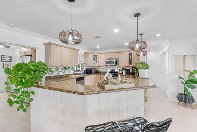 101 SE 13th Street, Deerfield Beach, FL 33441