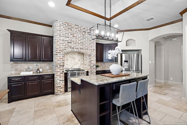 10 Gemsbuck Isle, San Antonio, TX 78258