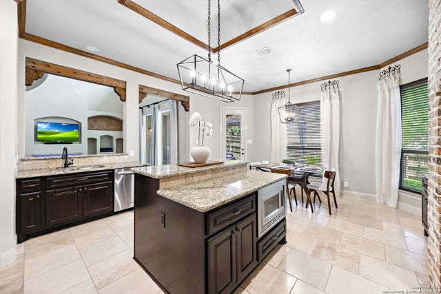 10 Gemsbuck Isle, San Antonio, TX 78258