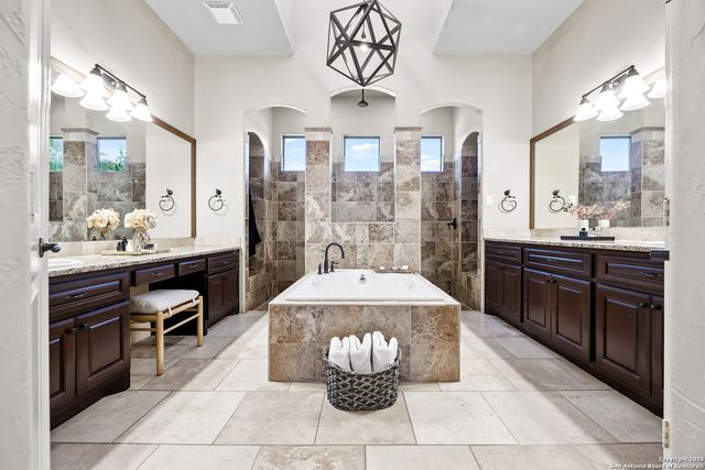 10 Gemsbuck Isle, San Antonio, TX 78258