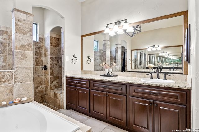 10 Gemsbuck Isle, San Antonio, TX 78258