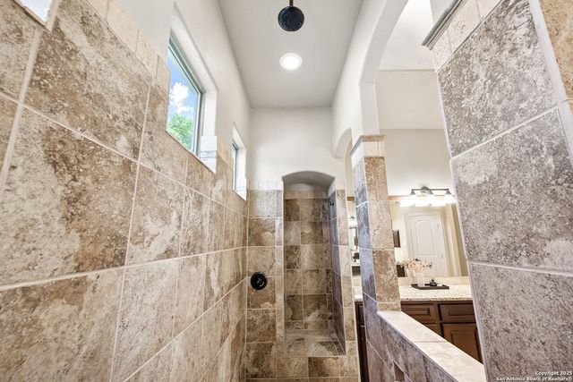 10 Gemsbuck Isle, San Antonio, TX 78258