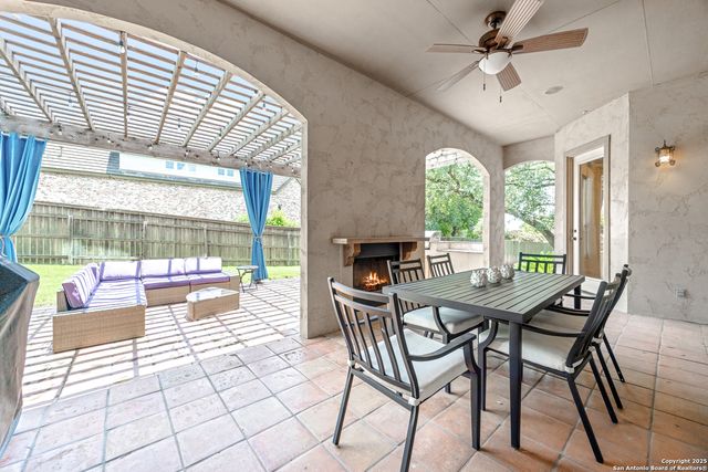10 Gemsbuck Isle, San Antonio, TX 78258