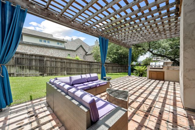 10 Gemsbuck Isle, San Antonio, TX 78258
