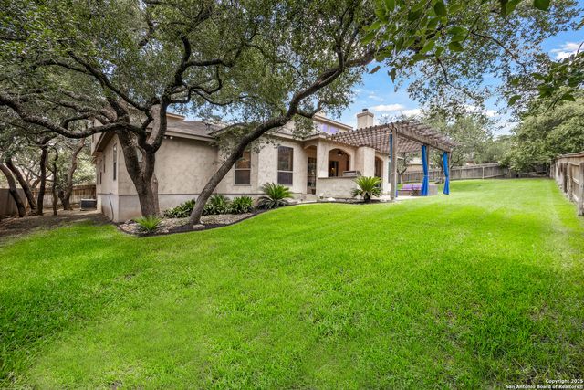 10 Gemsbuck Isle, San Antonio, TX 78258