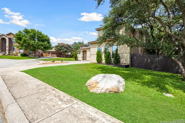 10 Gemsbuck Isle, San Antonio, TX 78258