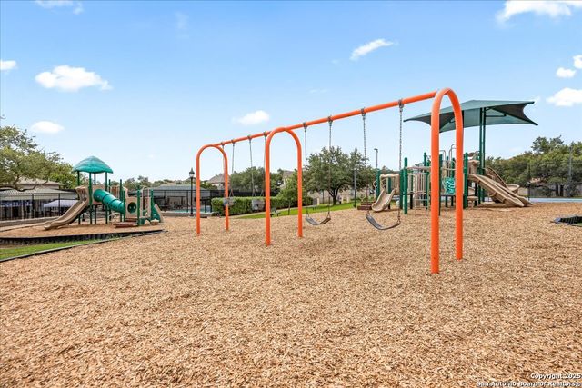 10 Gemsbuck Isle, San Antonio, TX 78258