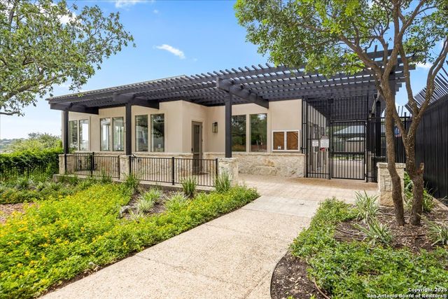 10 Gemsbuck Isle, San Antonio, TX 78258