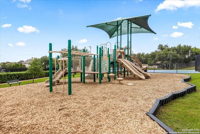 10 Gemsbuck Isle, San Antonio, TX 78258