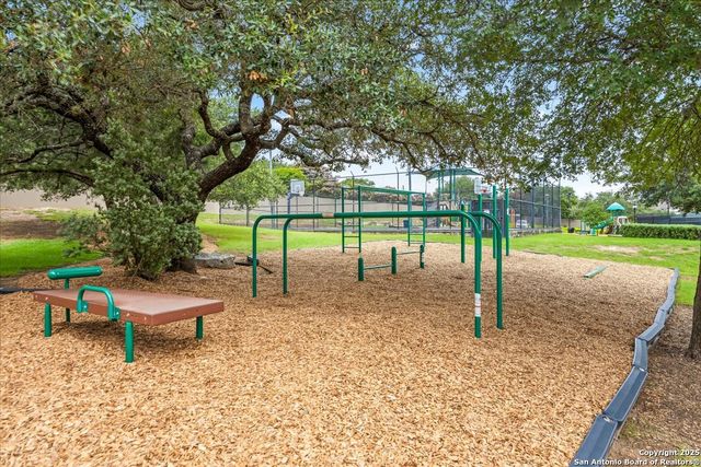 10 Gemsbuck Isle, San Antonio, TX 78258