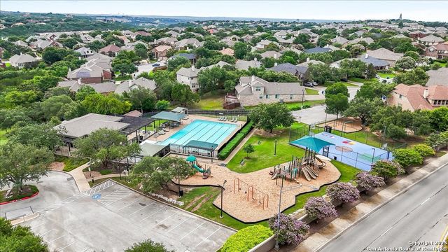 10 Gemsbuck Isle, San Antonio, TX 78258