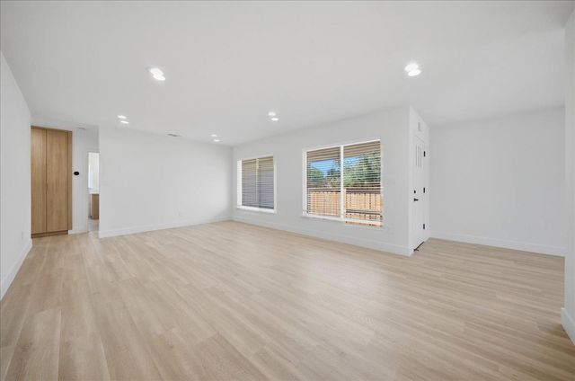 5644 Gibbons Dr, Carmichael, CA 95608