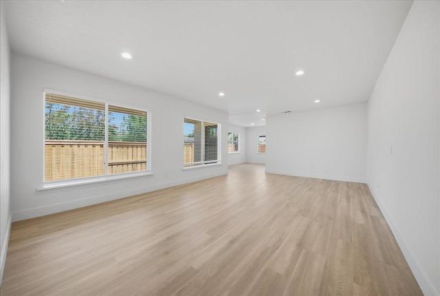 5644 Gibbons Dr, Carmichael, CA 95608