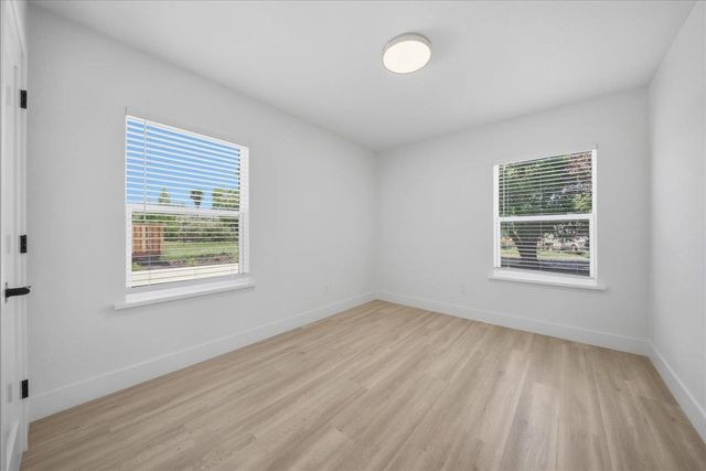 5644 Gibbons Dr, Carmichael, CA 95608