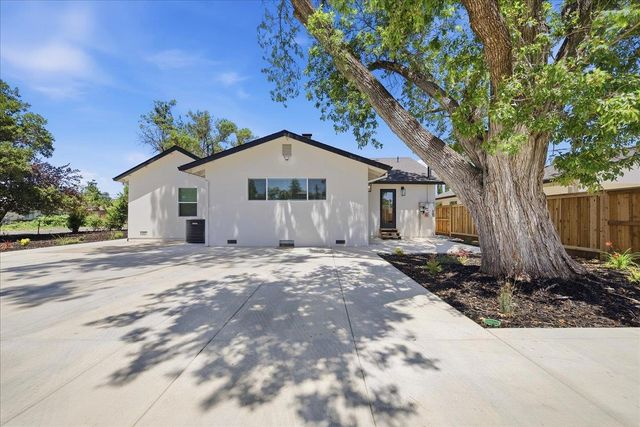 5644 Gibbons Dr, Carmichael, CA 95608