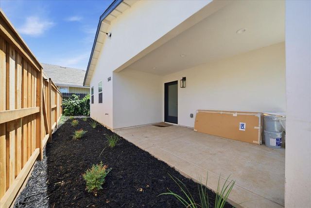 5644 Gibbons Dr, Carmichael, CA 95608