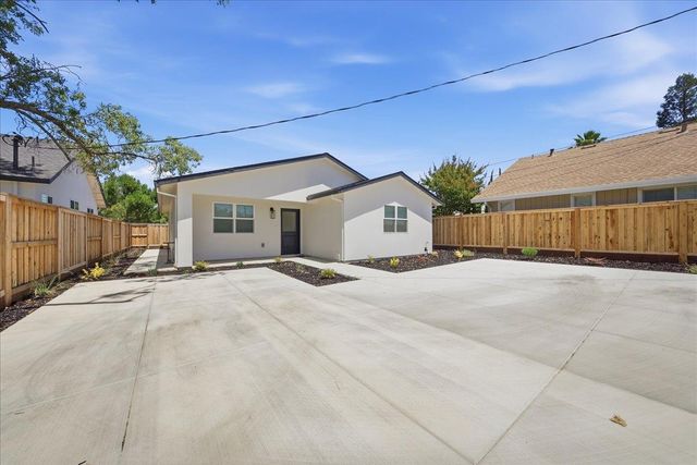 5644 Gibbons Dr, Carmichael, CA 95608