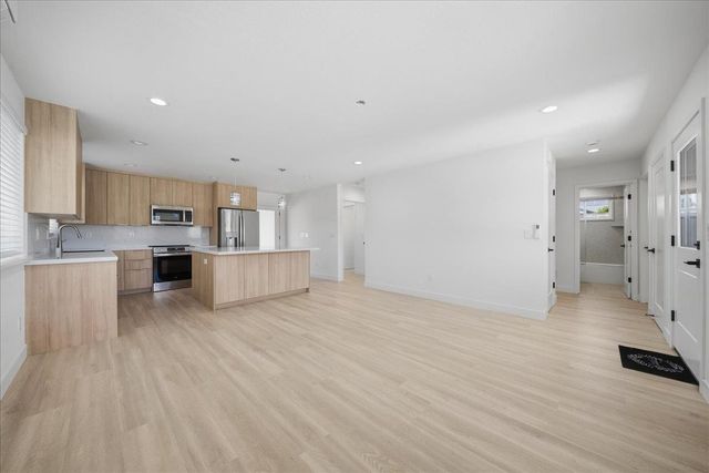 5644 Gibbons Dr, Carmichael, CA 95608