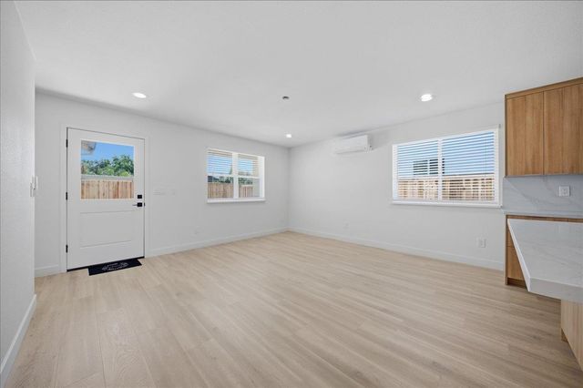 5644 Gibbons Dr, Carmichael, CA 95608