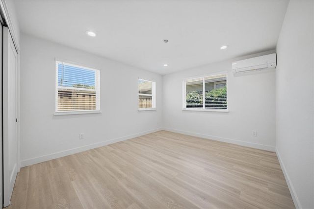 5644 Gibbons Dr, Carmichael, CA 95608