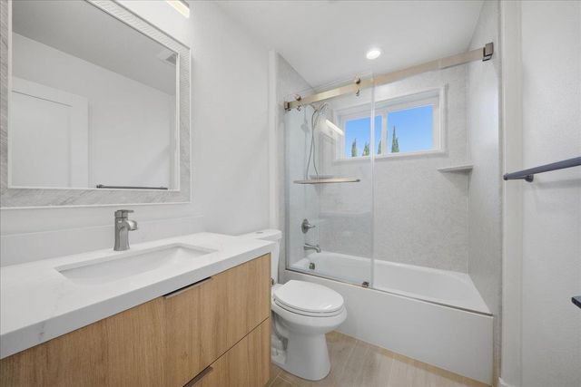 5644 Gibbons Dr, Carmichael, CA 95608