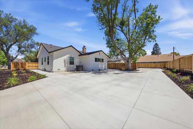 5644 Gibbons Dr, Carmichael, CA 95608