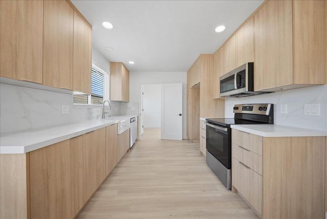 5644 Gibbons Dr, Carmichael, CA 95608