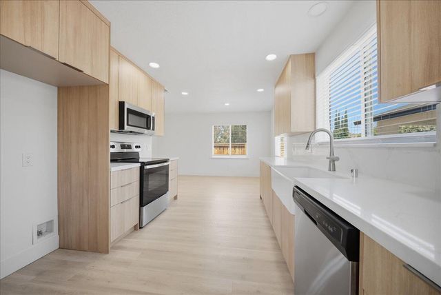 5644 Gibbons Dr, Carmichael, CA 95608
