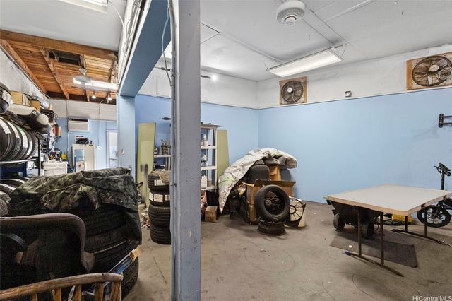 1684 Kalakaua Avenue, Honolulu, HI 96826