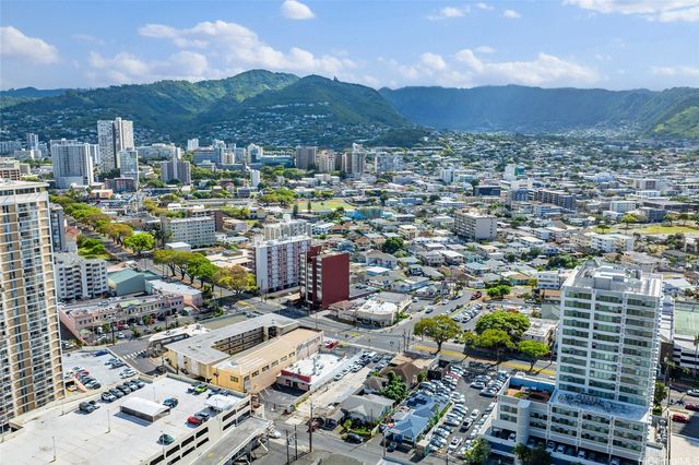 1684 Kalakaua Avenue, Honolulu, HI 96826