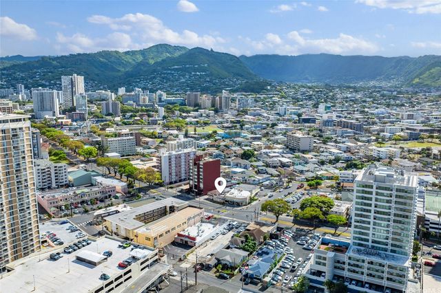1684 Kalakaua Avenue, Honolulu, HI 96826