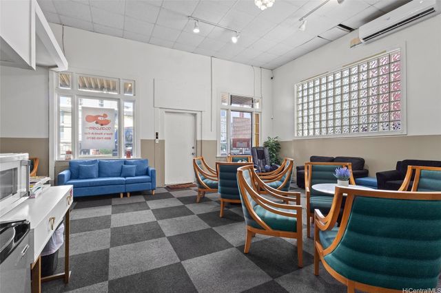 1684 Kalakaua Avenue, Honolulu, HI 96826