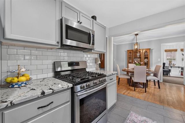 3114 W 72nd Terrace, Prairie Village, KS 66208