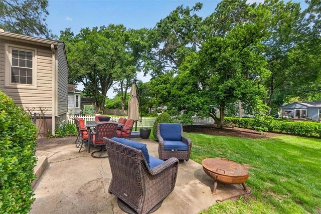 3114 W 72nd Terrace, Prairie Village, KS 66208