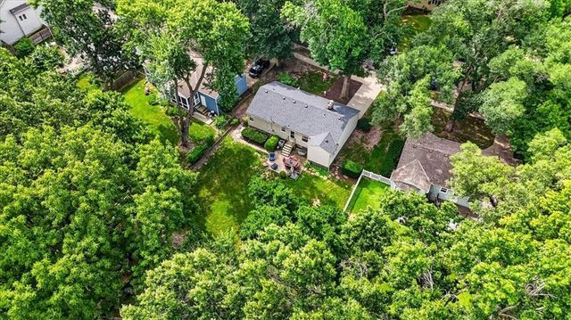 3114 W 72nd Terrace, Prairie Village, KS 66208