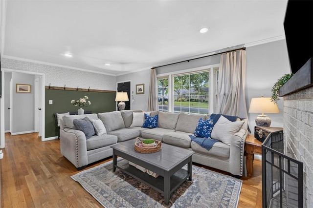 3114 W 72nd Terrace, Prairie Village, KS 66208