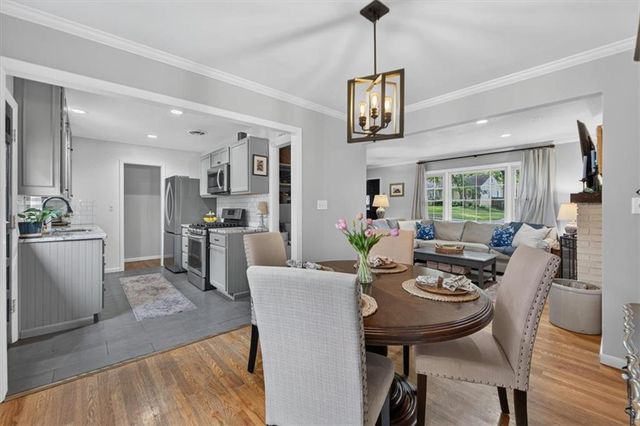 3114 W 72nd Terrace, Prairie Village, KS 66208