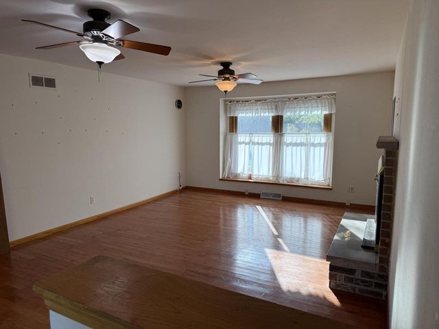 W231S6190 Charles DRIVE, Waukesha, WI 53189
